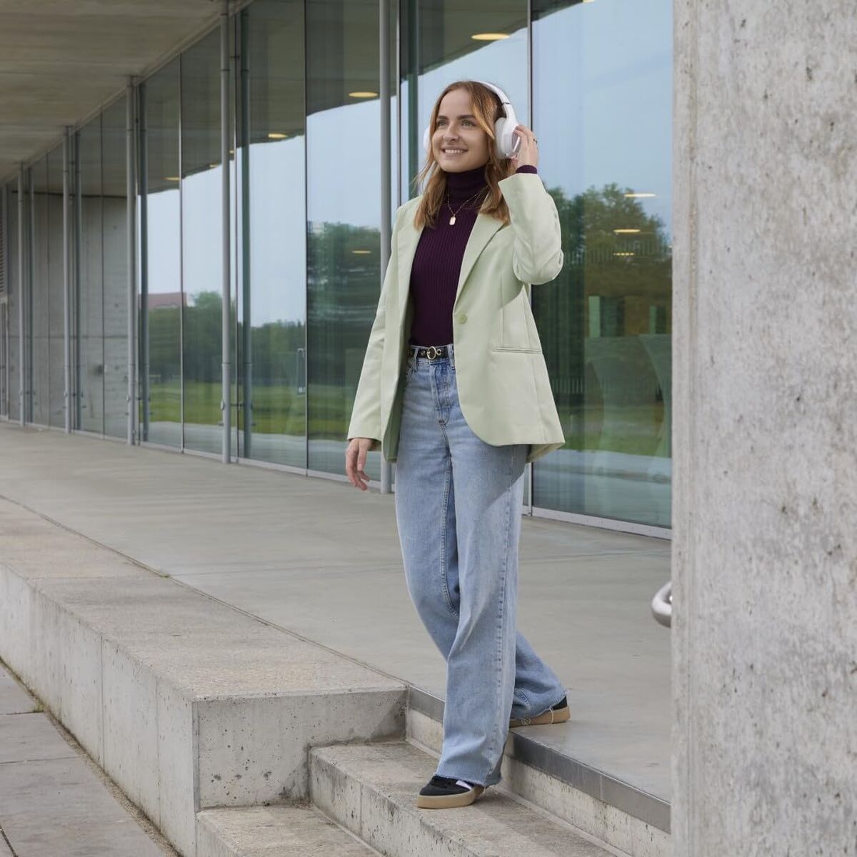 V2H330217419641A990B09F819441E3FC40R7468683P10