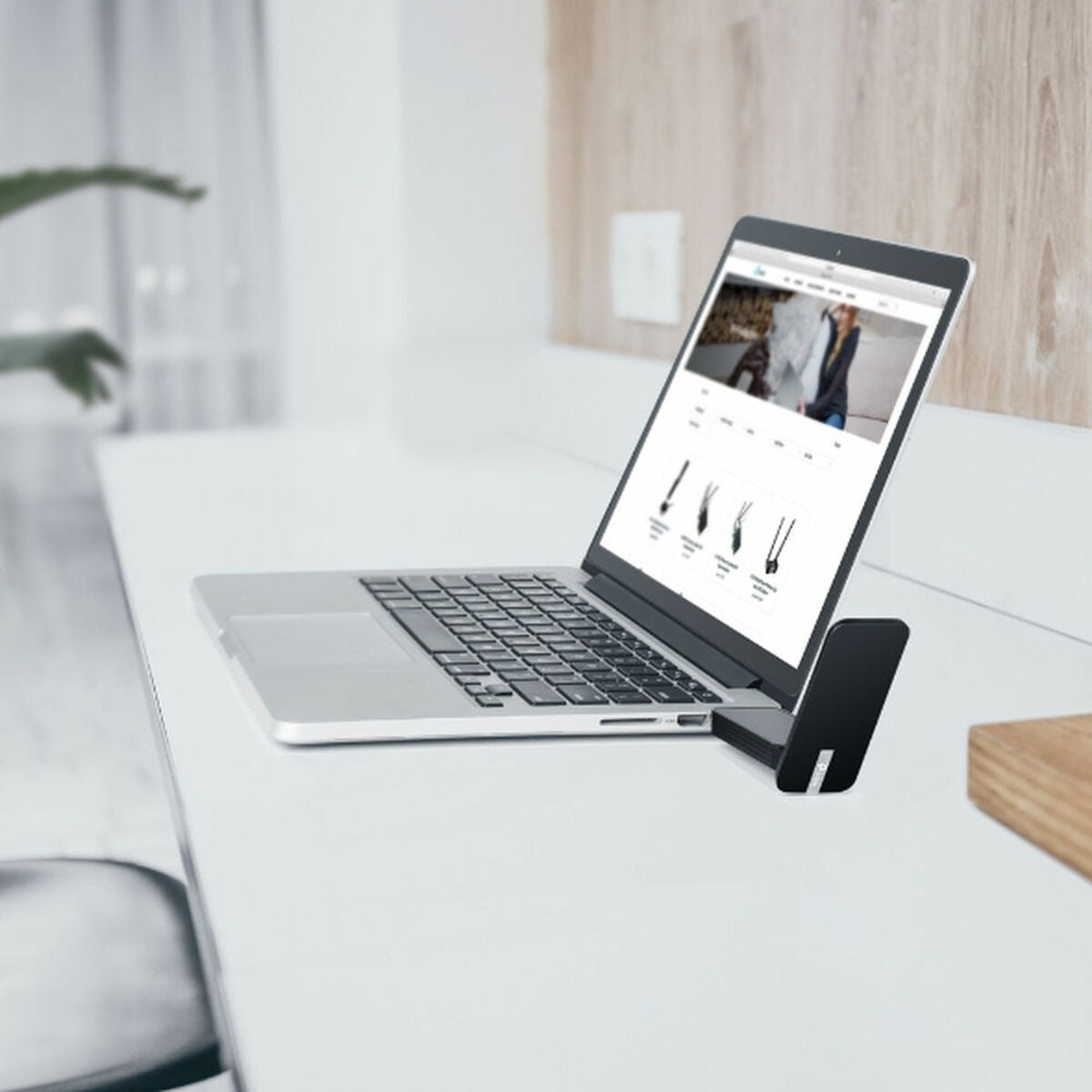 V5HF6836DE2C0FFB9A53F88C80C1209767DR3285938P3