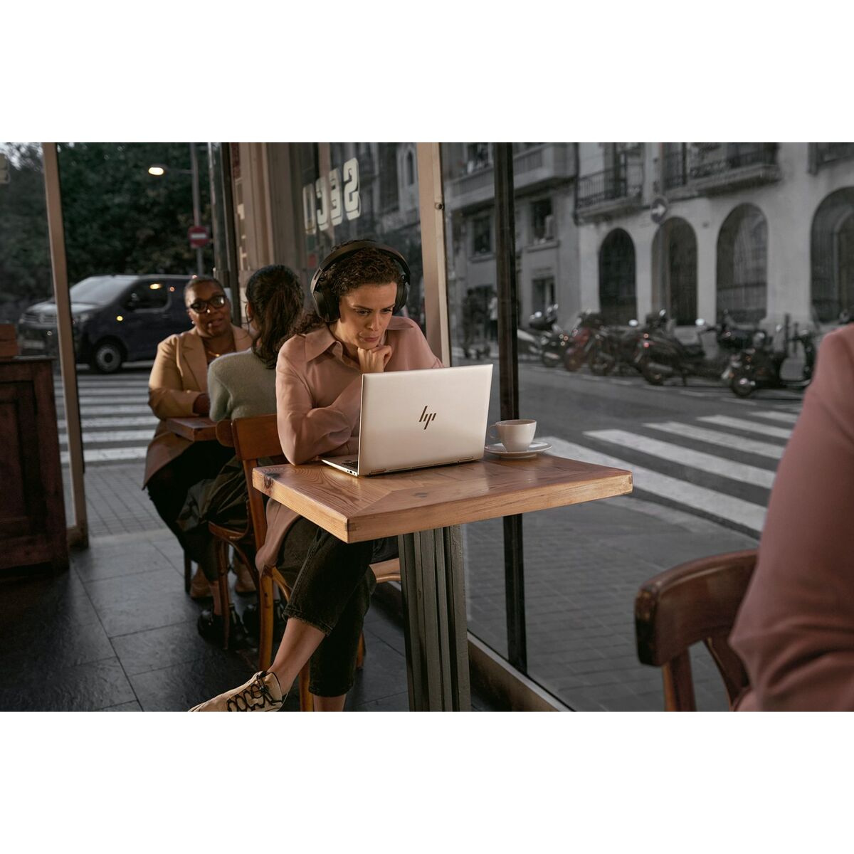 V2H2190FEE5F12A3A1FFC8E3BB5918F9599R5637515P9