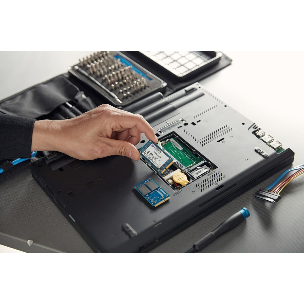 V4H0FF313E1843F99FFD23C26879BFCF443R6368758P6