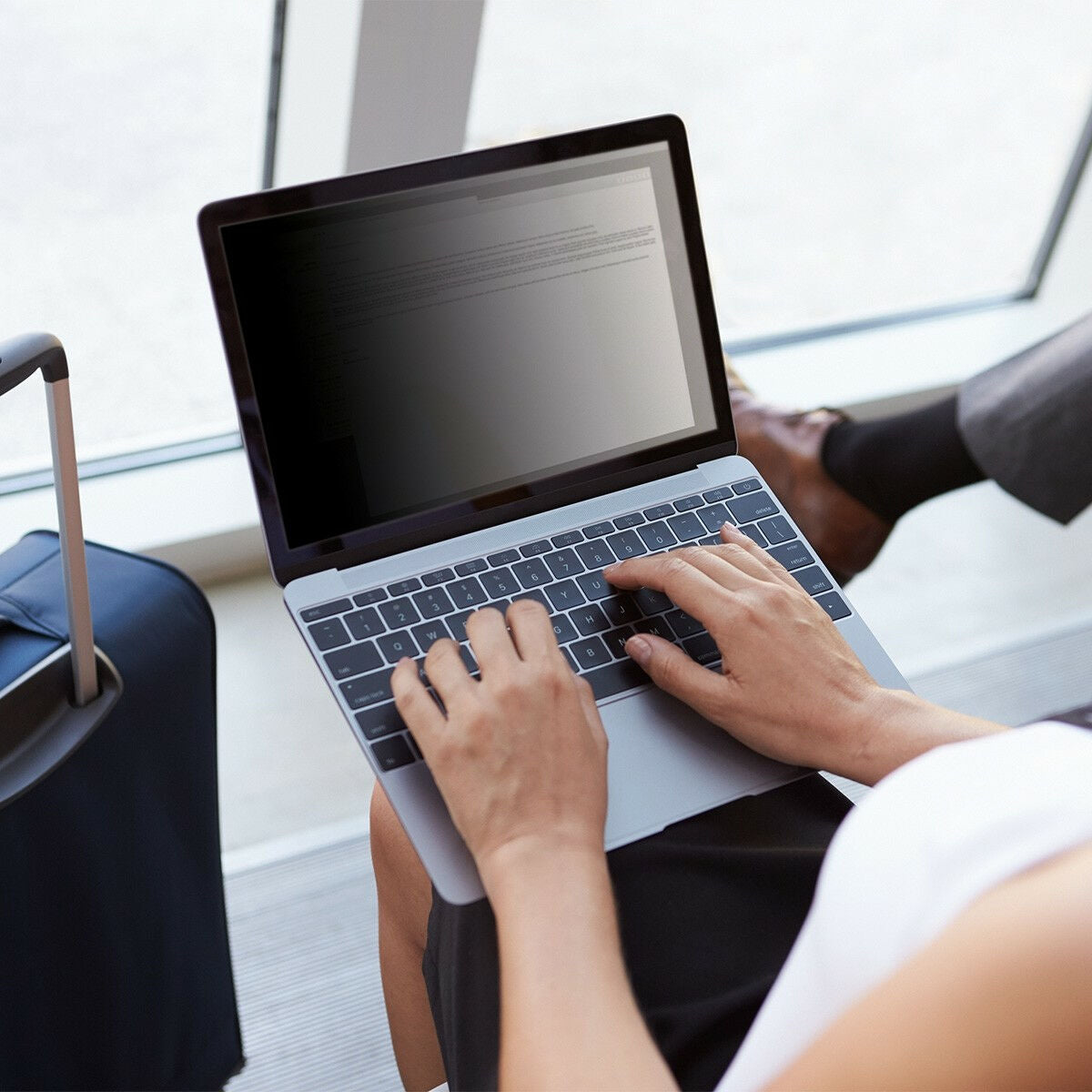 V2HAF0404D2BCE812A923DB9C79FF4002A8R7466052P3