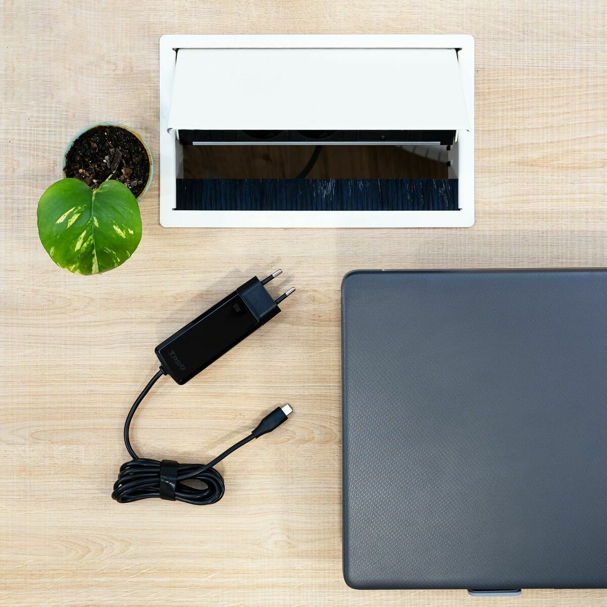 V3H83A2FAF861336F904D20AB0EB9700409R6825960P9